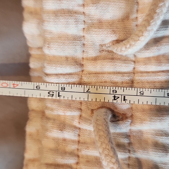 New with tags, Pink relaxed sweat shorts, cream colored, size xxl - Picture 7 of 9